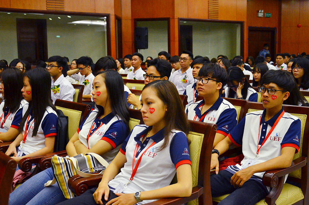 Trường Đại học Kinh tế - Tài chính TP Hồ Chí Minh khai giảng năm học mới
