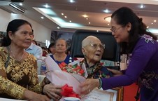 Phong tặng, truy tặng danh hiệu vinh dự Nhà nước “Bà mẹ Việt Nam anh hùng”