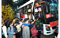 Hỗ trợ vé xe cho 1.500 thanh niên công nhân về quê đón Tết
