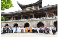Đoàn đại biểu Ủy ban MTTQ Việt Nam TP Hồ Chí Minh dâng hương tại chùa Tam Chúc cầu nguyện quốc thái dân an