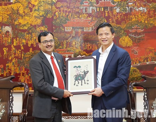 Lãnh đạo UBND tỉnh tiếp Phó Đại sứ Ấn Độ tại Việt Nam