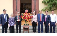 Phó Chủ tịch nước thăm, chúc mừng Ngày Nhà giáo Việt Nam tại Bắc Ninh