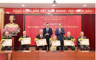 Hà Nội: 5.377 đảng viên được vinh dự đón nhận Huy hiệu Đảng