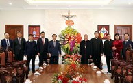 Bí thư Thành ủy Hà Nội Đinh Tiến Dũng thăm, chúc mừng Tòa Tổng Giám mục Hà Nội