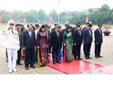 Lãnh đạo TP Hà Nội vào Lăng viếng Chủ tịch Hồ Chí Minh, tưởng niệm các Anh hùng liệt sĩ và dâng hương tưởng nhớ Đại tướng Võ Nguyên Giáp