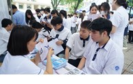 Tư vấn cho hơn 1.000 học sinh THPT về khối ngành sức khỏe - ngôn ngữ